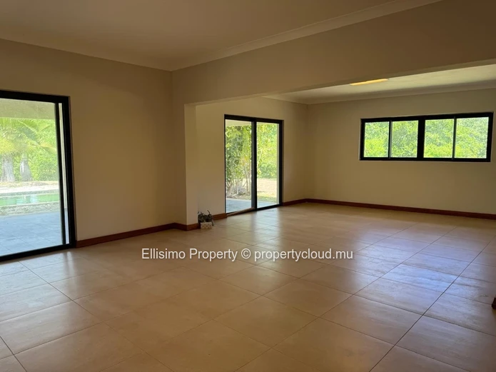 Villa d’Exception à Vendre à Tamarin – Accessible aux Étrangers