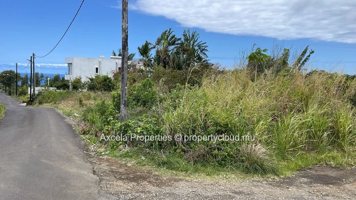 Land for sale in Chemin Grenier