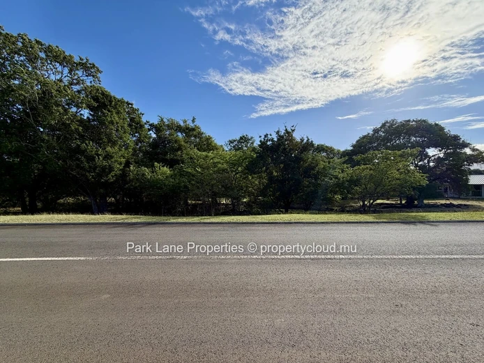 Superbe terrain près d'un espace vert au Domaine de Palmyre