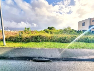 Residential Land (640m²) in Lotissement Highland Rose (Gated Community)