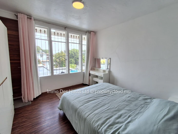 Maison de trois chambres meublé en location long terme vacoas 