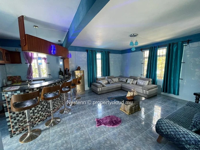 Charmante maison de 253,25 m2 proche de la plage 