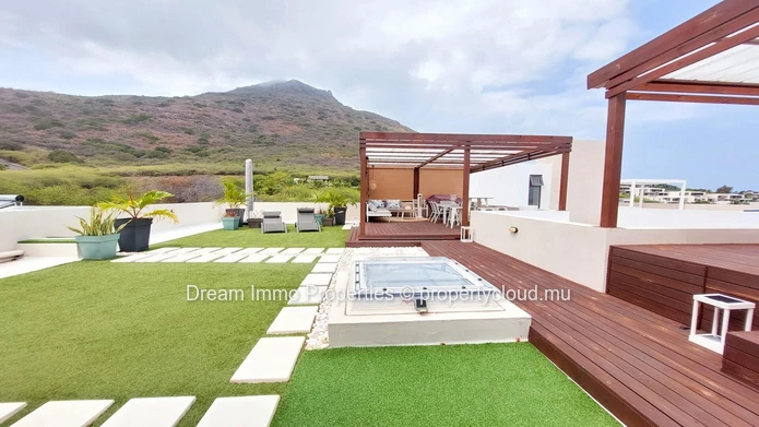 Price Drop! Stunning Mountain And Sea Views! Penthouse With Private Rooftop In Tamarin – Mauritius
