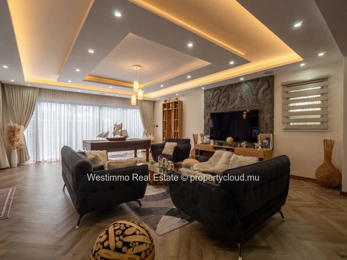 Villa d'exception de 433 m² à vendre à Beau Vallon, proche de Blue Bay