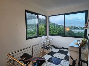 6 Bedroom Townhouse, Duplex