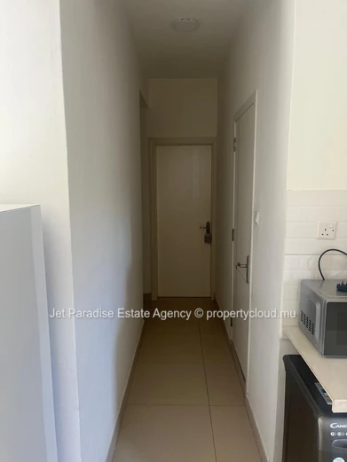 Appartement Meublé 3 Chambres avec Terrasse et Piscine - 2 minutes à  pieds de la plage. 