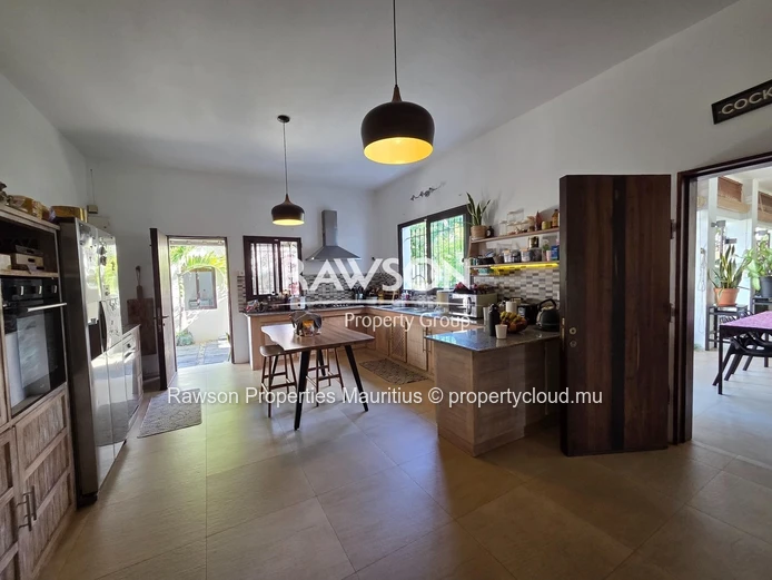 4 Bedroom Villa | Private Pool | Tree-Lined Garden | Pereybere