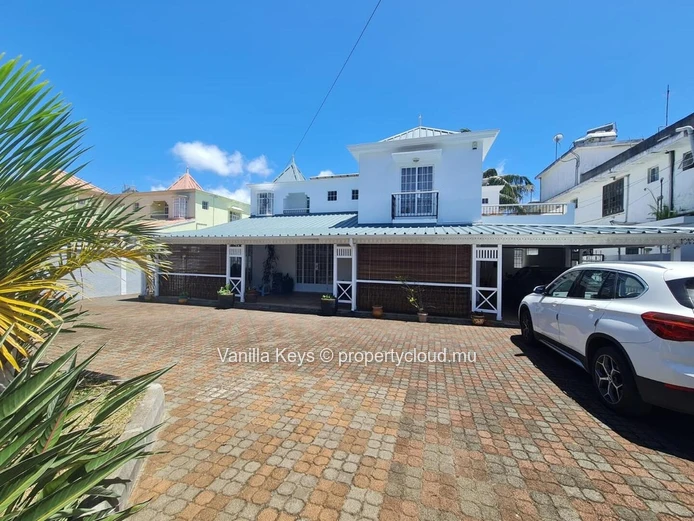 For Sale – Family House – Rose Hill – Mur 17M