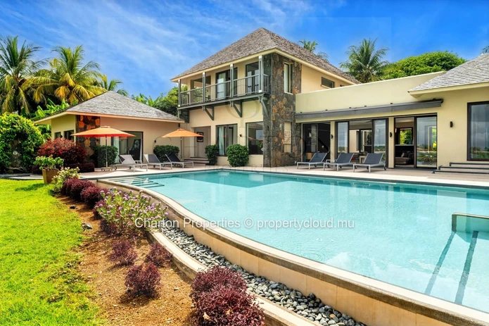 Villa 6 chambres d’exception avec vue panoramique sur le golf et le lagon