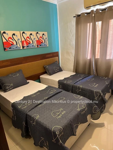 Charming 2-Bedroom Apartment Steps from Pereybere Beach 