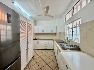 5 Bedroom Villa
