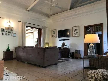 6 Bedroom Villa
