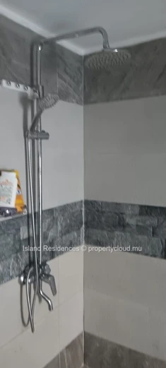 Grand Gaube - Maison neuve de 2800 pieds carrée avec piscine et jardin cloturée