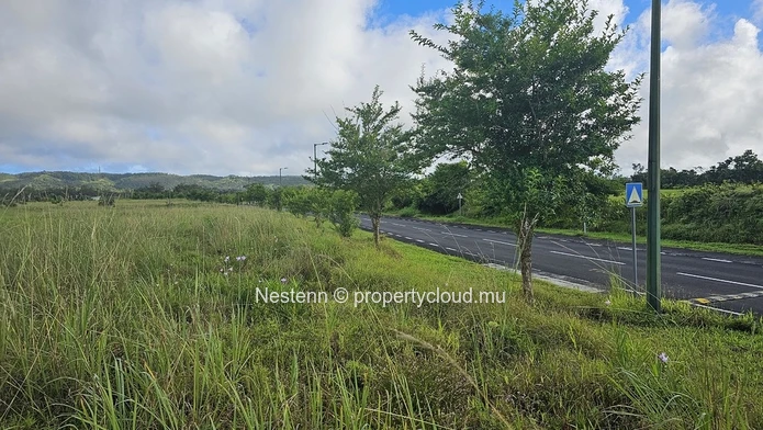 Superbe terrain résidentiel de 4 600 m² 