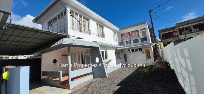À VENDRE – Spacieuse maison individuelle à Phoenix