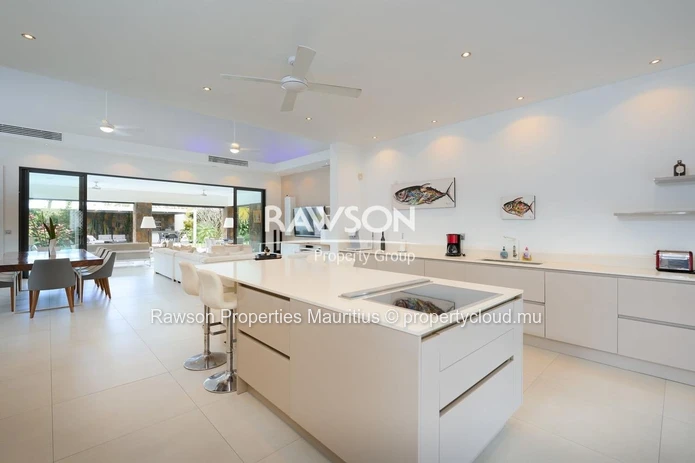 Villa 4 Chambres | Piscine Et Jardin Privés | Pereybere | Accessible Aux Étrangers | €