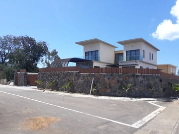 6 Bedroom House