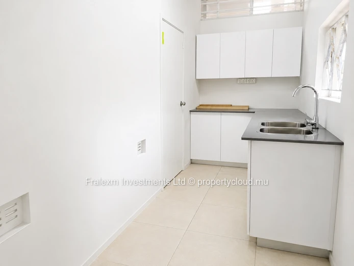 Espace Commercial Moderne à Louer