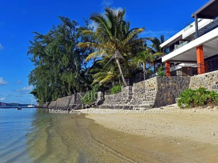 Elegant 2-Bedroom Beachfront Apartment in Pereybere