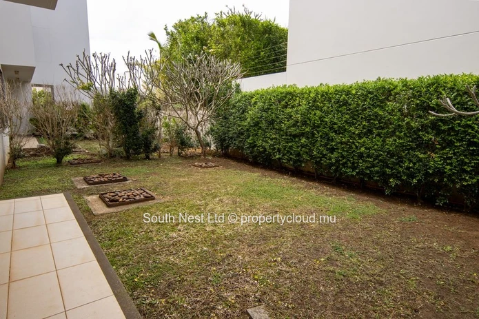 Appartement meublé au rez-de-chaussée avec 3 chambres et jardin 