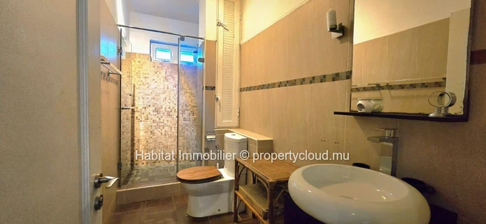To rent: Apartment of 146 m² in Floréal