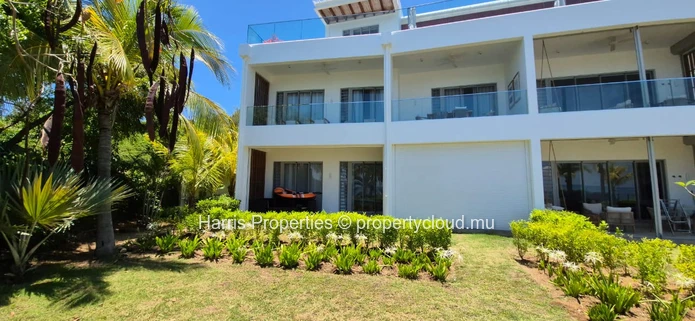 Beachfront 3-Bedroom Apartment For Short-Term Rental – Grand Gaube