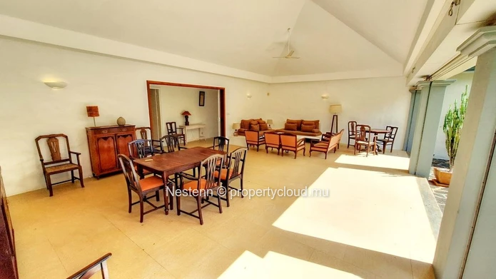 4-bedroom family home in a huge garden