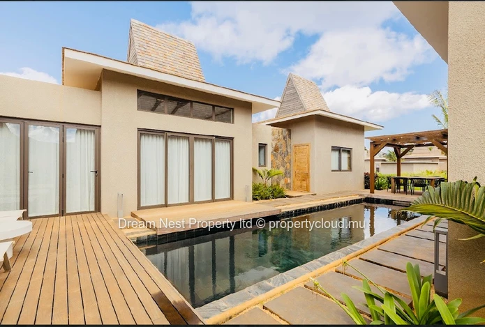 Tropical Elegance – 4-Bedroom Villa Steps from the Beach in North Mauritius