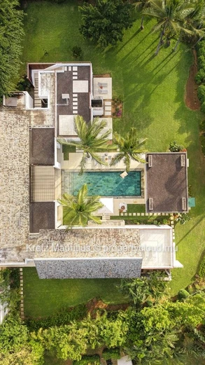 Exceptional Island Signature Villa in the Heart of the Golf Estate