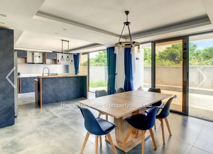 Spacious house for sale – Grand Gaube 