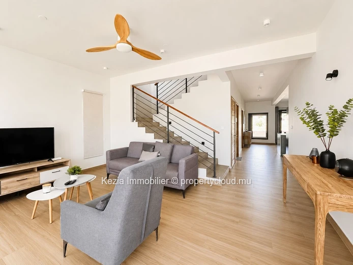 Contemporary Villa Ideally Located