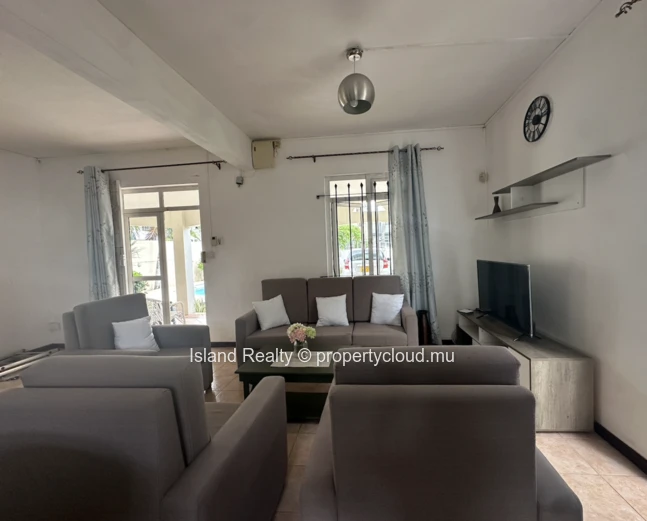 House with private pool – Grand Baie – Pets Allowed