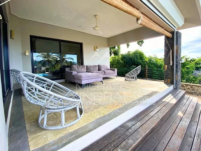 Spacious Family Home with Sea & Mountain Views – Tamarin