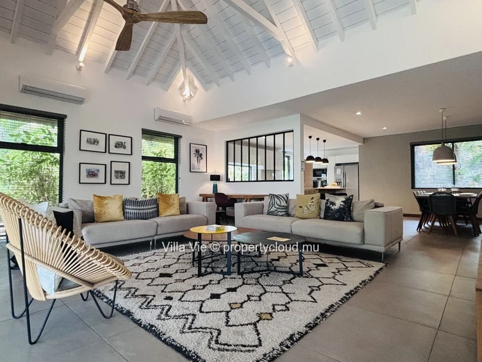 Grand Gaube - 4-bedroom ensuite villa with swimming pool