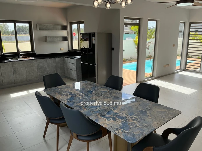 Villa Contemporaine 2026 de 270 m² sur 9.5 Perches | Rooftop Vue Montagne & Piscine Privée | Proche Balaclava & 7 km ...