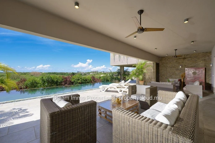 Sublime Villa Avec Vue Panoramique Sur La Nature A Grand Baie - Ile Maurice