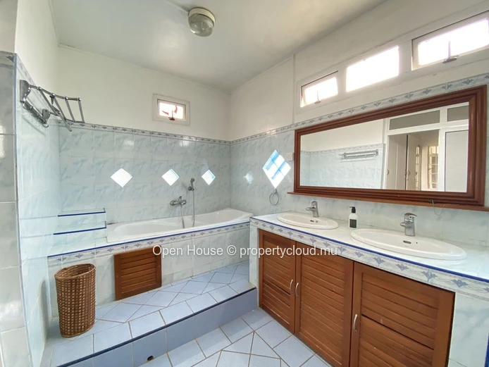 Villa 4 chambres avec piscine à louer à Trou aux Biches