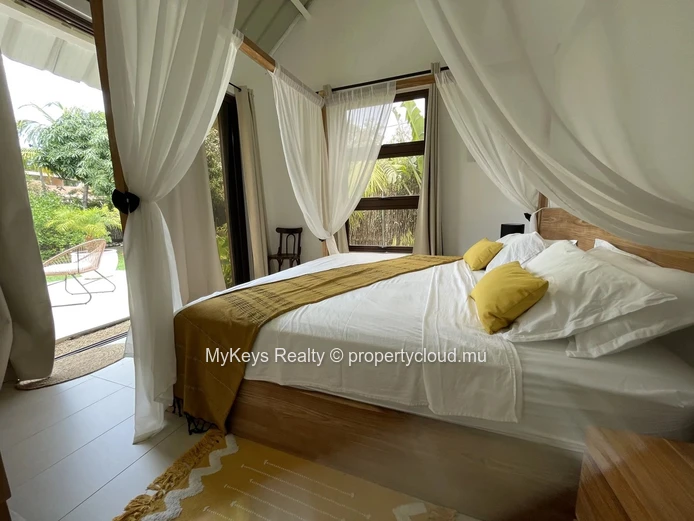 Furnished Villa For Sale - Spacious Garden
