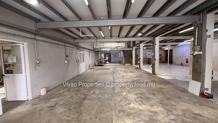 Bâtiment industriel de 1 600 m² à louer à Phoenix – Rs 450 000/mois