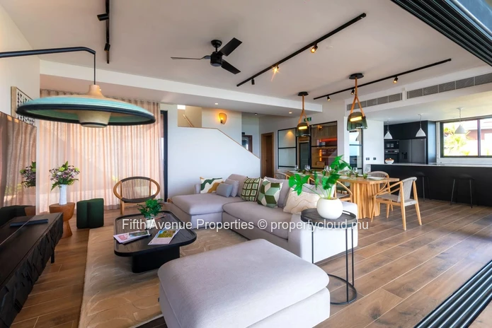 BLACK RIVER– Prestigious 5-Bedroom villa