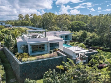 5 Bedroom Villa