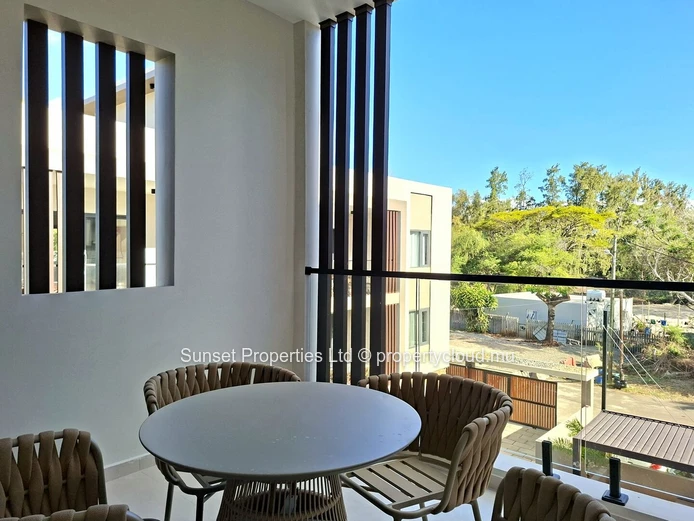 Penthouse neuf | 3 chambres | À 2 minutes de la plage