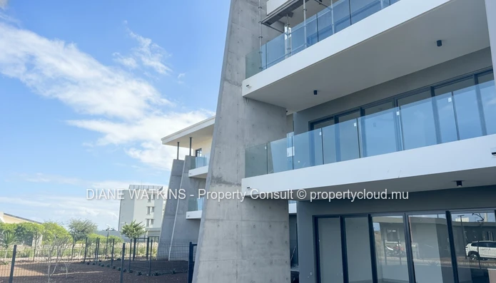 Superb 3-Bedroom Apartment with Mountain Views – West Coast (Flic en Flac)