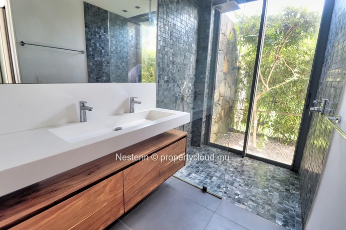 Villa d'exception sur le Domaine d'Anahita : Une fusion de luxe et d'élégance naturelle