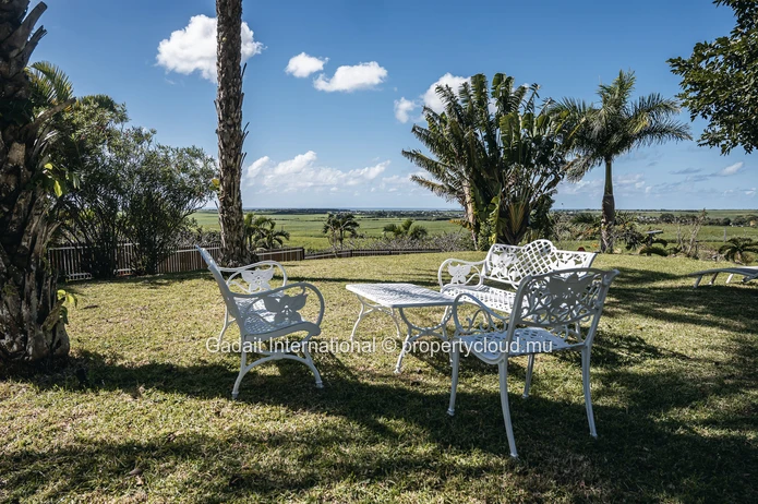 Villa de Plain-Pied à Vendre à Belle Vue Harel, Île Maurice | Piscine Privée & Grand Jardin de 1 800 m² (duplicate)