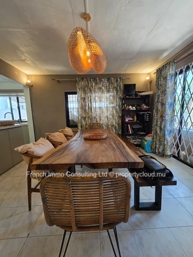 Maison au style mauricien, en vente locale a pereybere