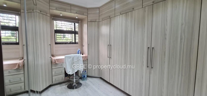 House For Rent – Floréal 