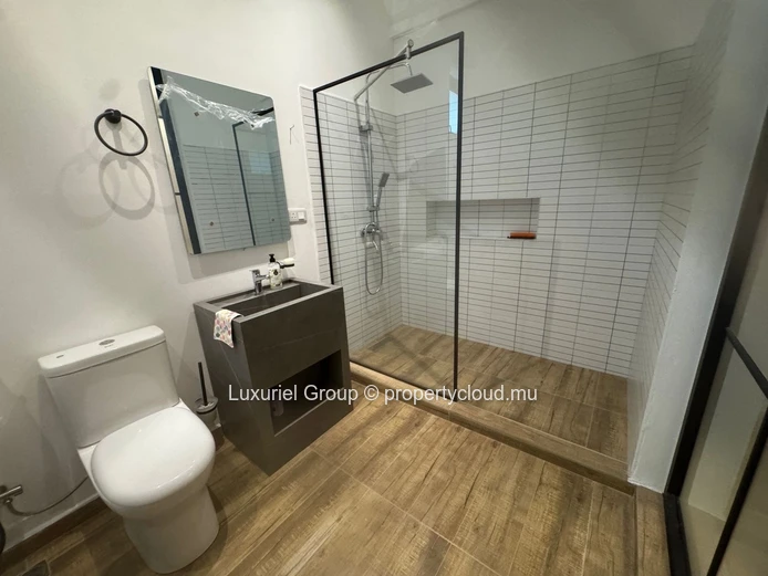 Villa contemporaine avec jacuzzi à Trou aux Biches