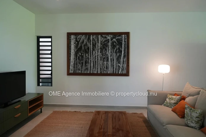 Spacious 4-Bedroom Apartment with Mountain View