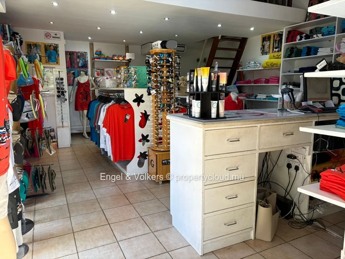 For Sale - Commercial building in Le Morne